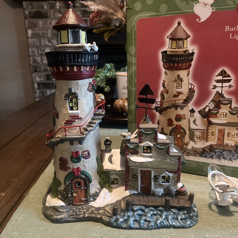 Santa's Workbench Victorian Series Butlers Wharf Lighthouse 2002